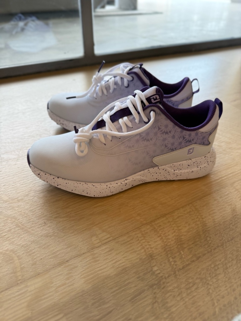 FootJoy White and Purple Women's Waterproof Golf Sneakers — size 7 BNWT - Picture 2 of 8